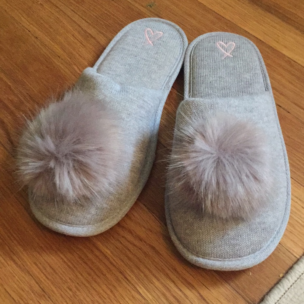 NWOT VS slippers
